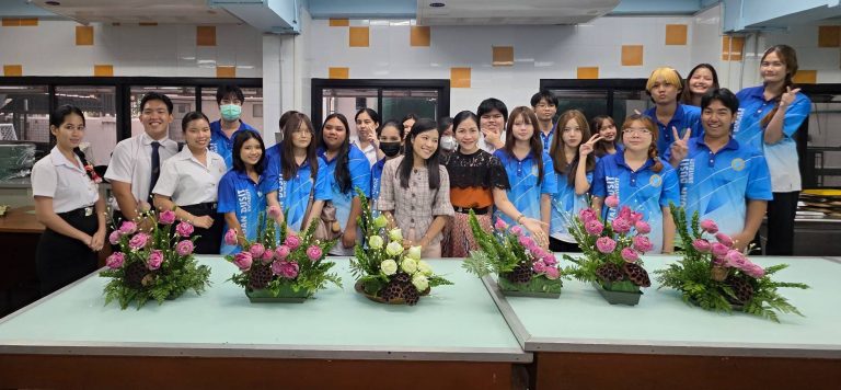 หลักสูตรศิลปศาสตรบัณฑิต สาขาวิชาภาษาและวัฒนธรรมไทย คณะมนุษยศาสตร์และสังคมศาสตร์จัดกิจกรรมการเรียนการสอน รายวิชาศิลปกรรมปริทรรศน์ หลักสูตรศิลปศาสตรบัณฑิต สาขาวิชาภาษาและวัฒนธรรมไทย คณะมนุษยศาสตร์ และสังคมศาสตร์ จัดการเรียนการสอนรายวิชาศิลปกรรมปริทรรศน์ โดยมีผู้สอนคือผู้ช่วยศาสตราจารย์ ดร.วรกมล วงษ์สถาปนาเลิศ